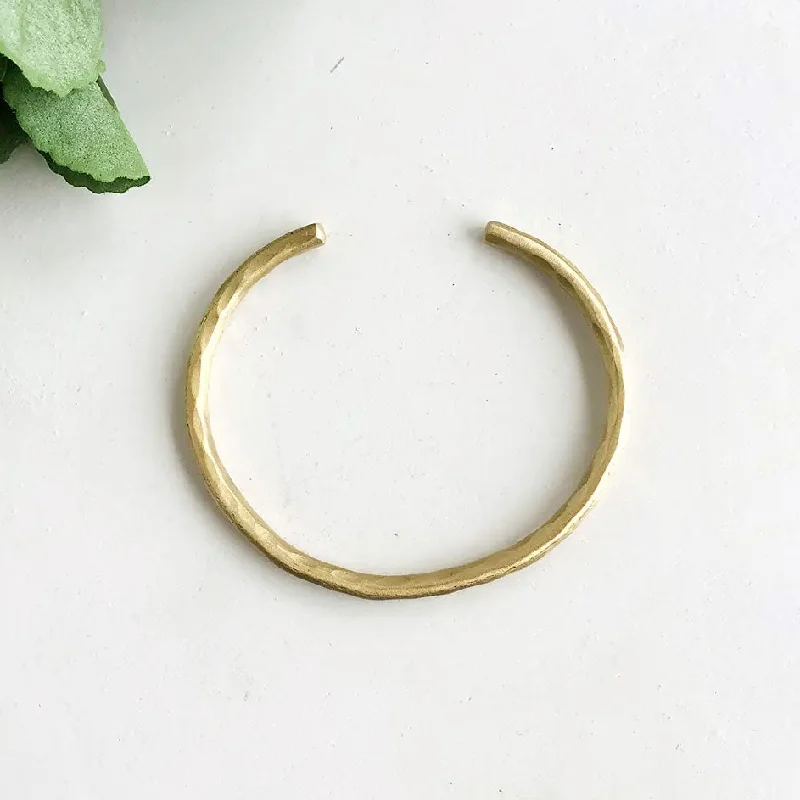Save On Luxury Jewelry Pieces – Limited-Time Offers Delicate Textured Cuff Bracelet, India